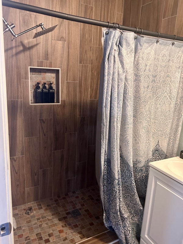 Building Photo - 222 Glass Ave