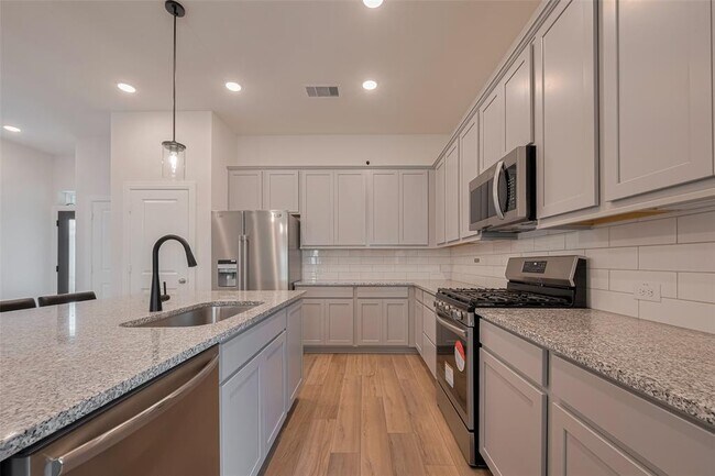 Building Photo - 16331 Verbena Glen Dr