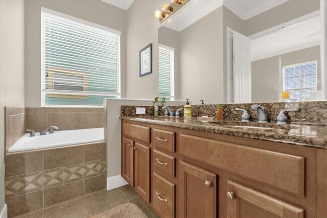 Building Photo - 7766 Linkside Loop