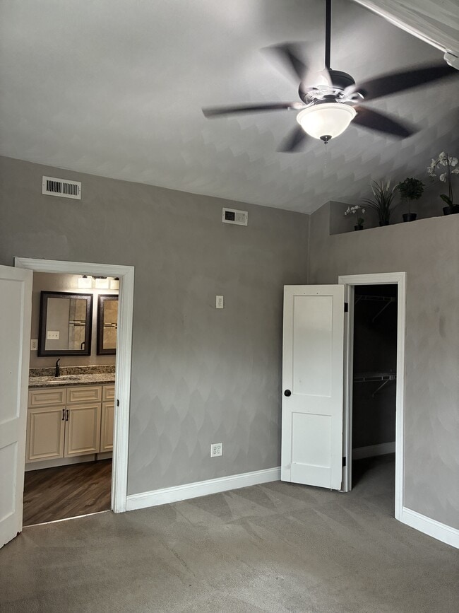 Building Photo - 2808 Beachmont Ave