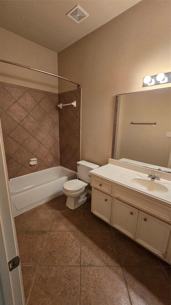 Building Photo - 2918 Hebert Trail Dr