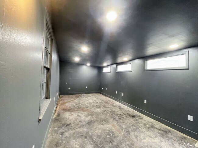 Building Photo - Snyder’s Sweet Spot: Modern Comfort Meets Country Charm