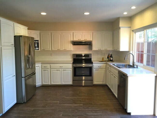 Primary Photo - NEW! 3BD/2.5BA Townhome Available in Carls...