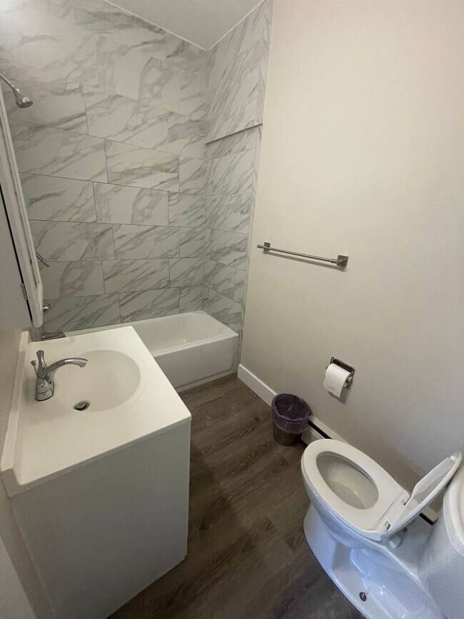 Building Photo - 520 16th St