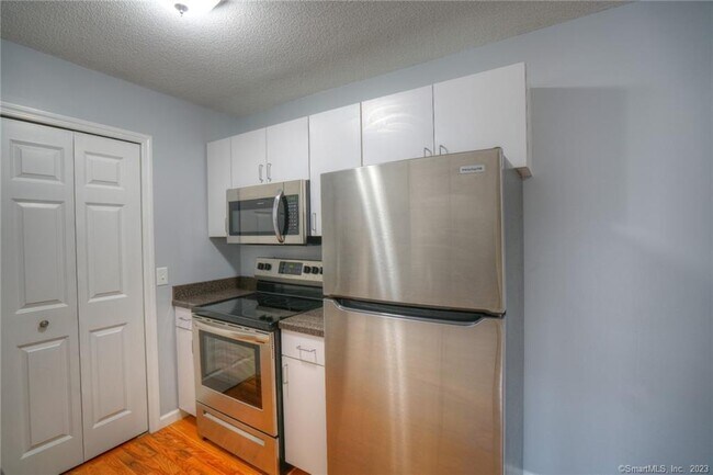 Building Photo - 82 Buddington Rd