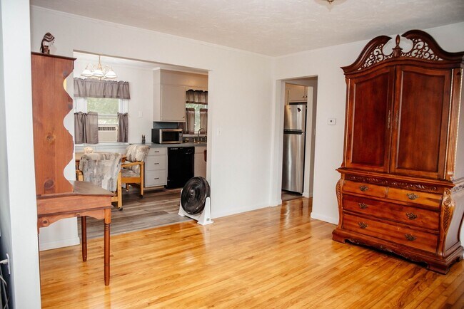 Building Photo - 7689 Dove Dr