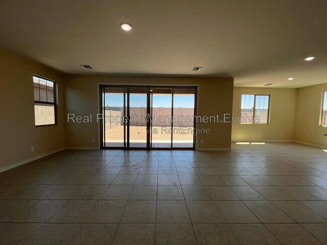 Building Photo - 4617 S 108th Ave