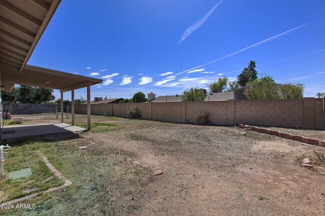 Building Photo - 5111 W Beverly Ln