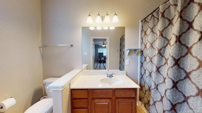 Building Photo - 522 Baltustrol Dr