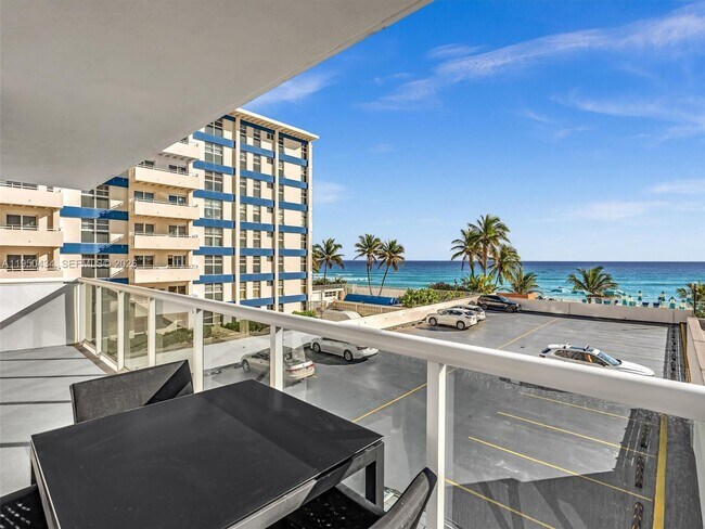 Building Photo - 3140 S Ocean Dr