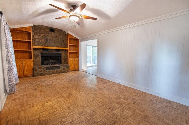 Building Photo - 250 Nottingham Wy