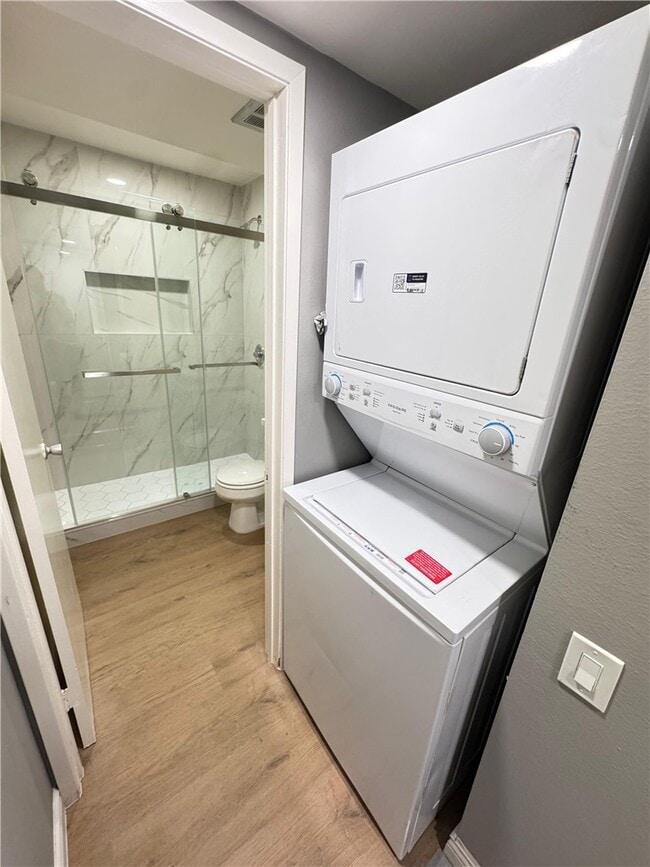 Building Photo - 1339 Parkside Dr