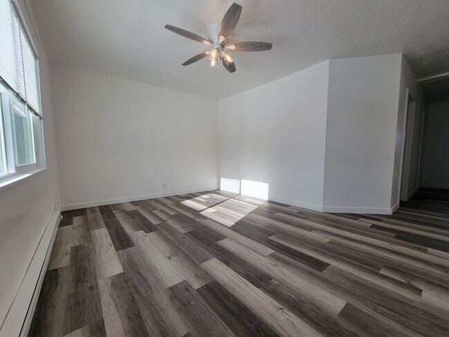 Building Photo - Newly Updated Modern 3 Bedroom, 1 Bathroom Apartment for Rent in Shelley with Garage! By Real Pro...