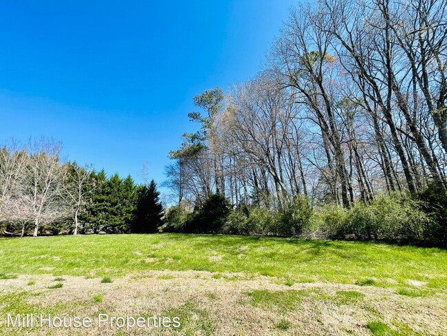 Building Photo - 4 br, 2.5 bath House - 118 N Fields Circle