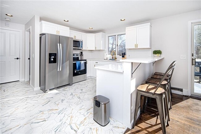 Building Photo - 262 Wood Hill Rd