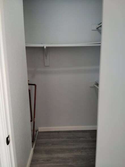 Building Photo - 8127 Stonehurst St
