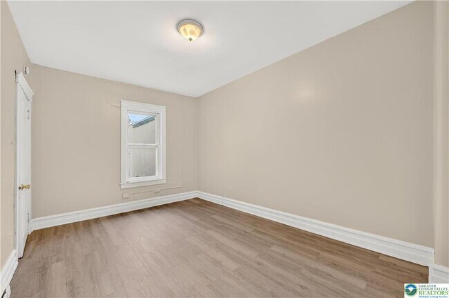 Building Photo - 503 W Gordon St