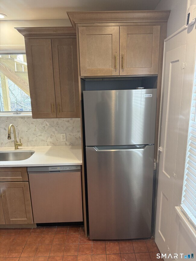 Building Photo - 133 Ocean Ave