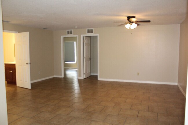 Building Photo - 610 Cassin Ave