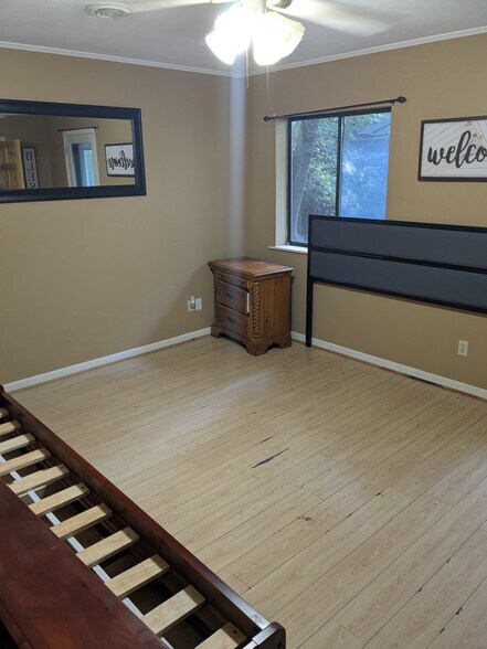 Building Photo - 746 W Highland Dr