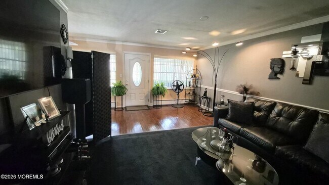 Building Photo - 308 W Malvern Ct