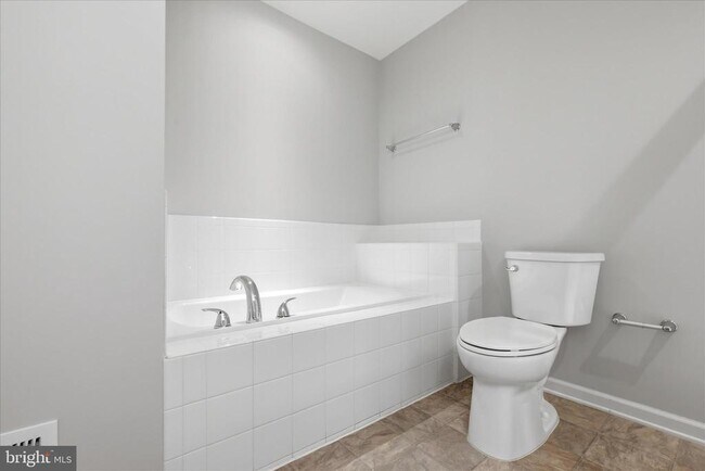Building Photo - 117 Stribling Wy