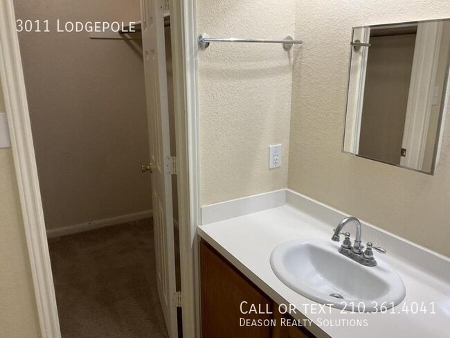 Building Photo - 3011 Lodgepole-