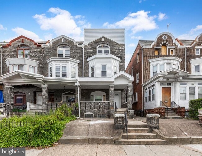 Building Photo - 4924 Chestnut St