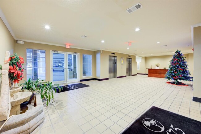 Building Photo - 7575 Kirby Dr