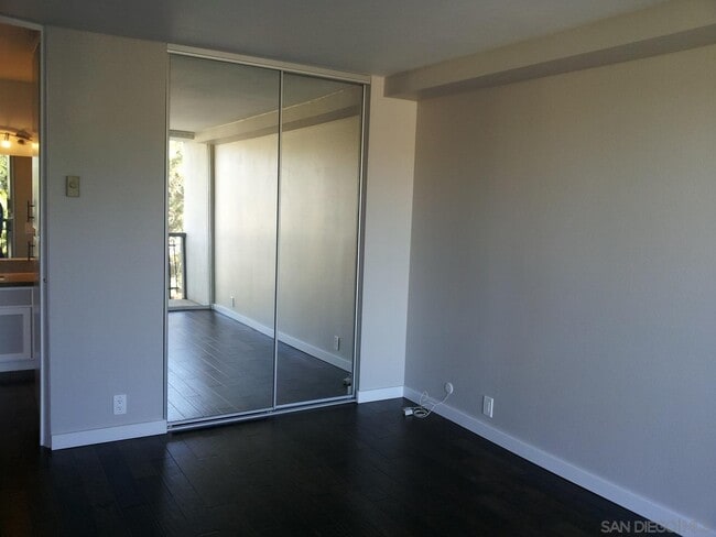 Building Photo - 727 Sapphire St