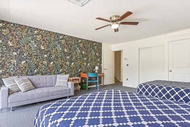 Building Photo - Charming 3BR House in Hunter