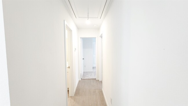 Building Photo - 26819 Feather Reed Dr
