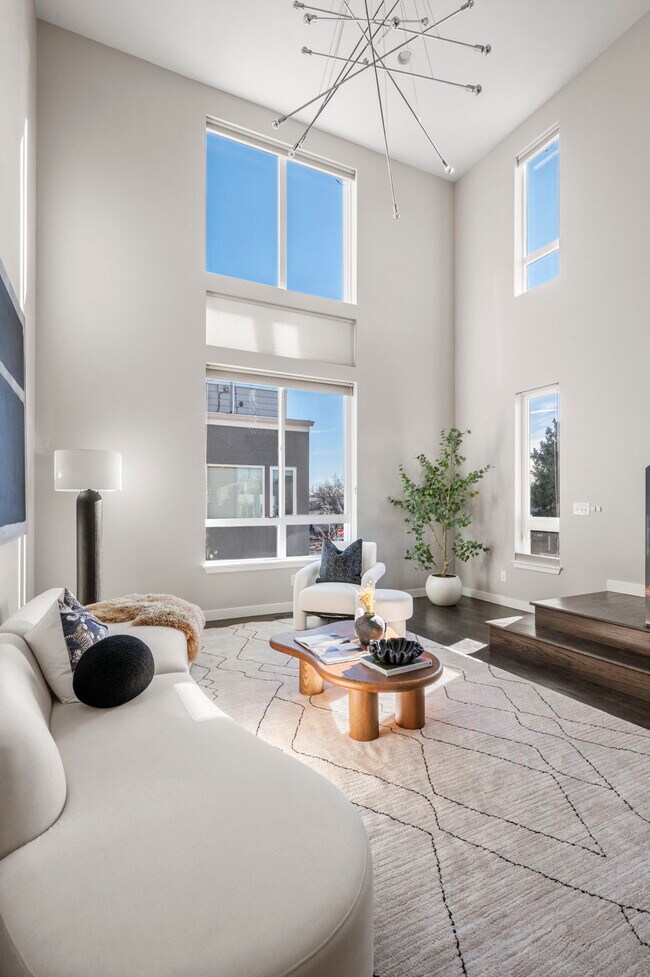 Building Photo - 1551 W 43rd Ave