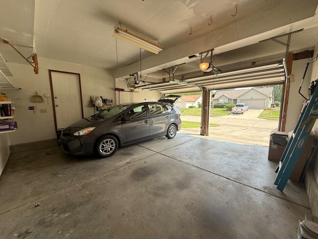 Building Photo - 7574 Allenwood Ct