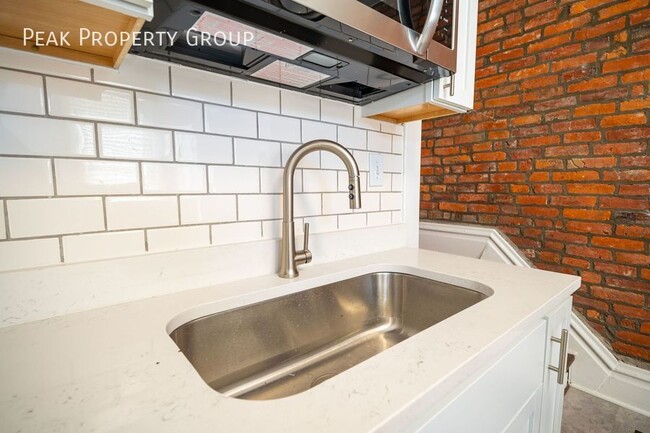 Building Photo - Available Now! Newly Renovated 2 Bedroom T...