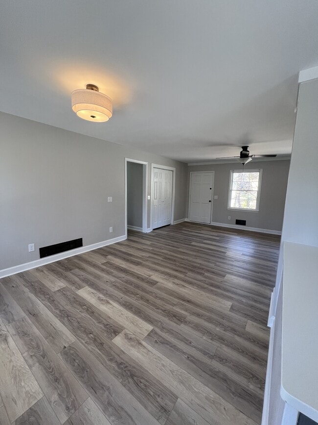 Building Photo - 1051 Crooked Creek Rd