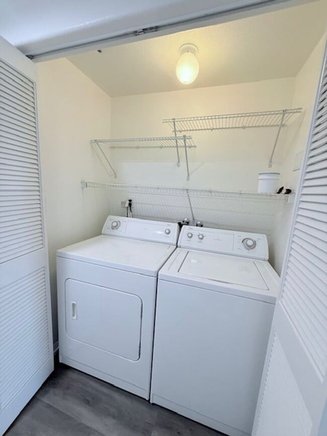 Building Photo - Remodeled 3BD Corner Townhome + Dual Primary Suites + Views | Bella Montana