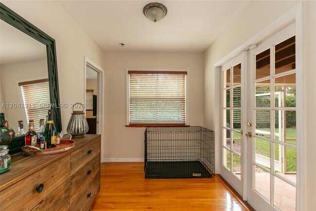 Building Photo - 5760 SW 51st St