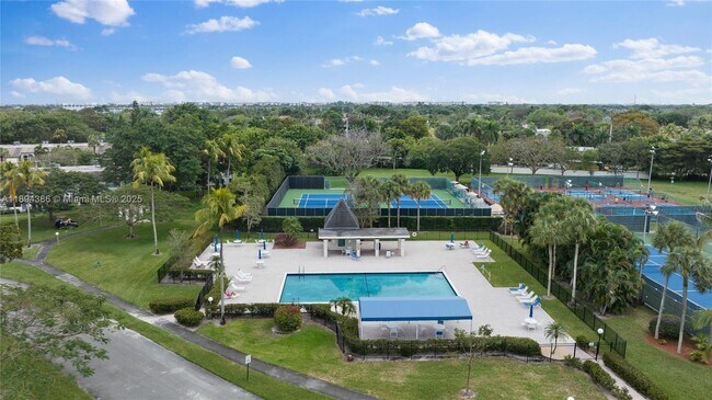Building Photo - 2709 Nassau Bend