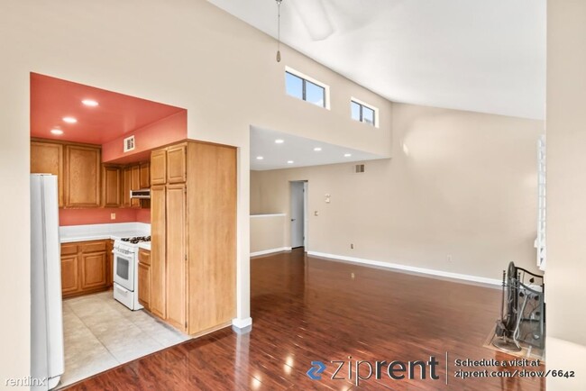 Building Photo - 2 br, 1.5 bath Condo - 209 Apollo, Hercule...