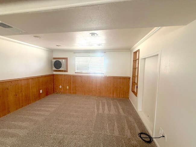 Building Photo - Spacious 4 Bedroom Home in Meadowood Neighborhood in East Aurora and Minutes to Buckley SFB