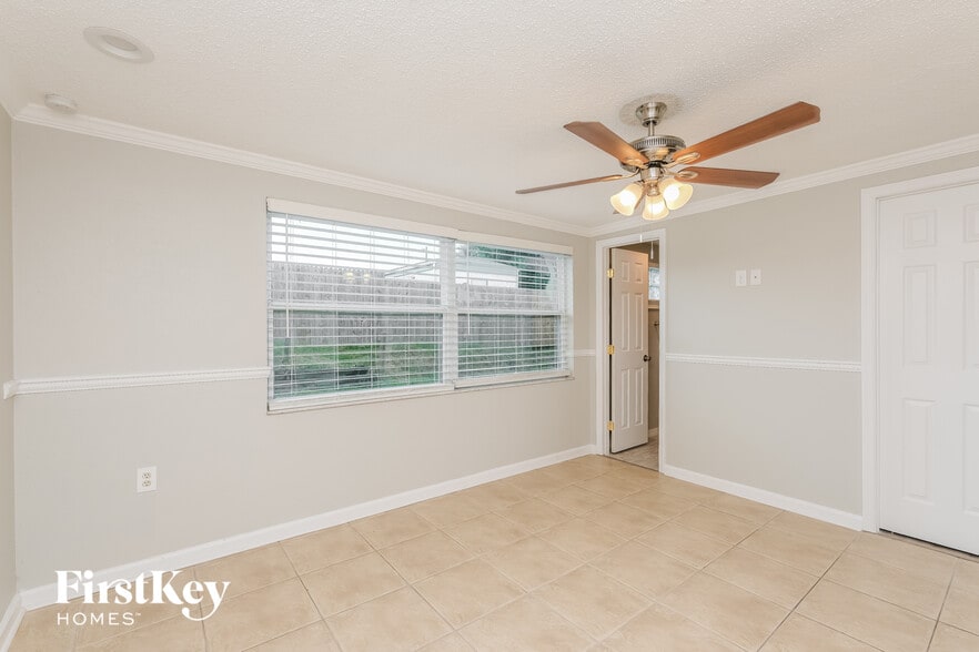 Building Photo - 9021 St Clair Ln