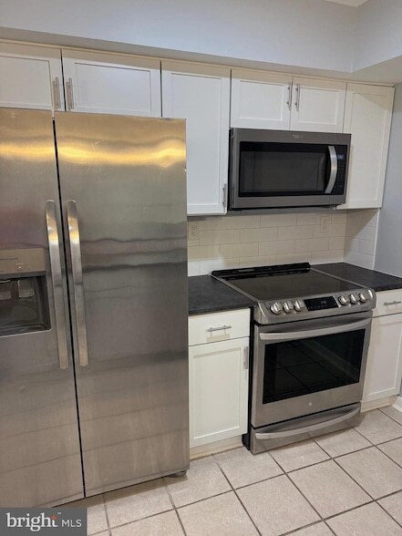 Building Photo - 313 Gregorys Way