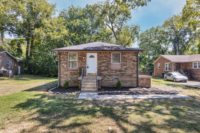 Building Photo - Renovated Duplex in Prime Walkable 12 South Location!