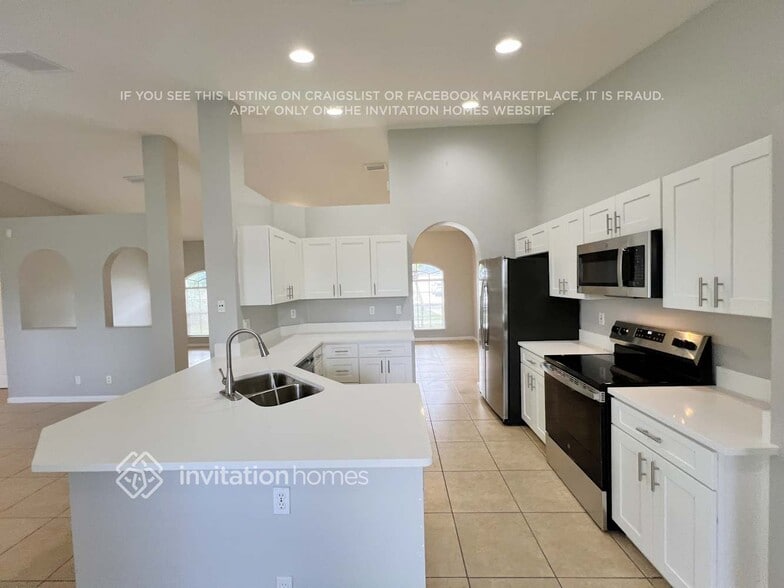 Building Photo - 2686 SW Ace Rd