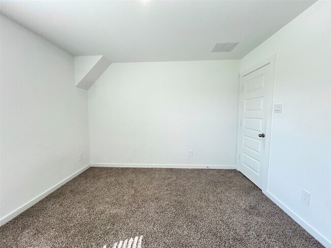Building Photo - 30243 Lone Peak Dr