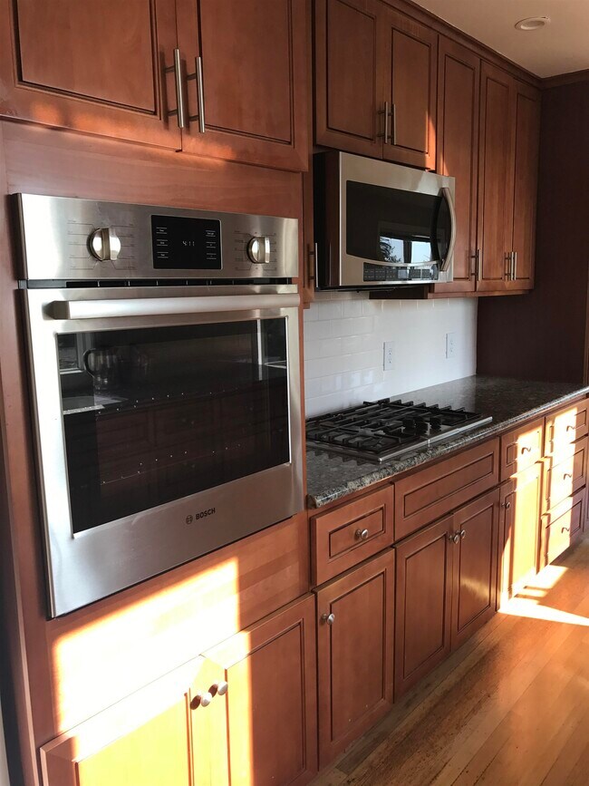 Building Photo - 7630 Terrace Dr