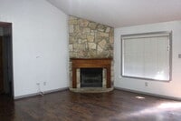 Building Photo - 915 W Lovers Ln
