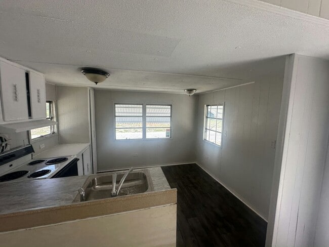 Building Photo - 130 S Suncoast Blvd