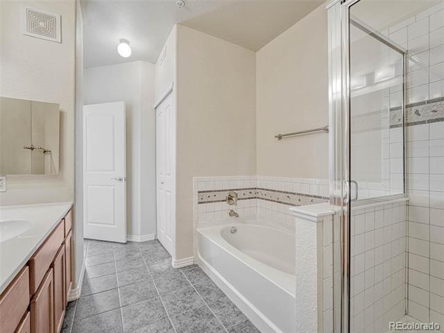 Building Photo - 10176 Park Meadows Dr